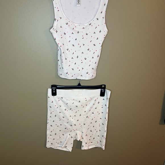 SKIMS Other - SKIMS Limited Edition Mistletoe Rib Tank & Boxer Set